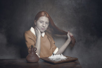 The girl with the cloud plate